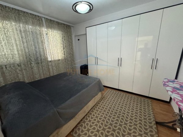 Tirane, jepet me qera apartament 1+1 Kati 4, 65 m² 600 € (Rruga Muhamet Gjollesha)