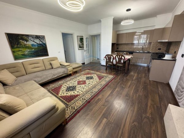 Tirane, jepet me qera apartament 1+1 Kati 4, 65 m² 600 € (Rruga Muhamet Gjollesha)