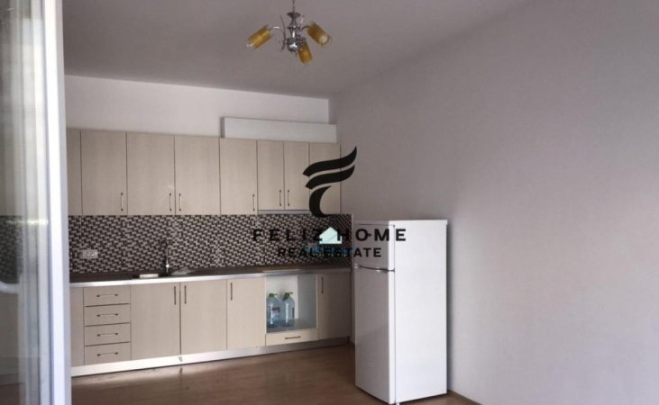 Tirane, jepet me qera apartament 2+1 Kati 4, 96 m² 350 € (YZBERISHT)