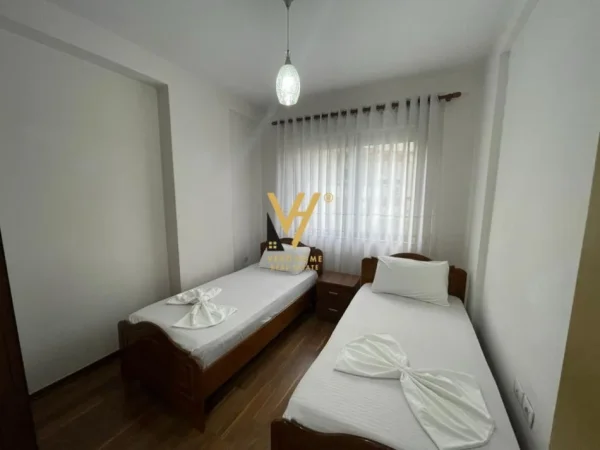 Tirane, shitet apartament 3+1+Ballkon Kati 2, 138 m² 240.000 € (LIQENI THATE)