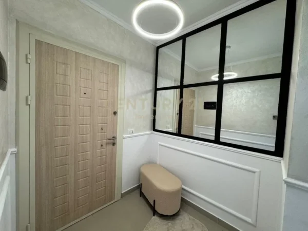 Tirane, shes apartament 2+1+Ballkon Kati 6, 117 m² 163.000 € (IMP117330)