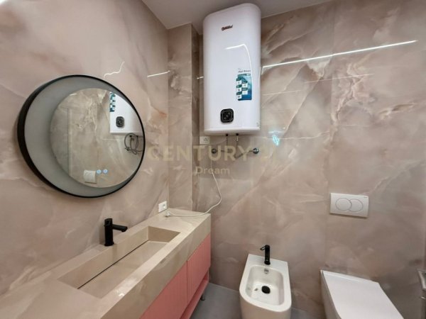 Tirane, jepet me qera apartament 2+1 Kati 9, 126 m² 2.000 € (REZIDENCA LAKE VIEW !)