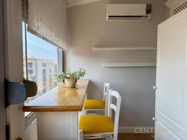 Tirane, jepet me qera apartament 3+1+Ballkon , 120 m² 1.150 € 