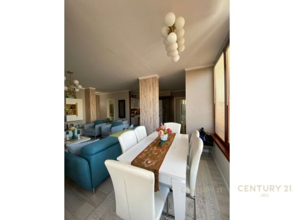 Tirane, jepet me qera apartament 3+1 Kati 5, 129 m² 1.100 € (Rruga Elbasanit)