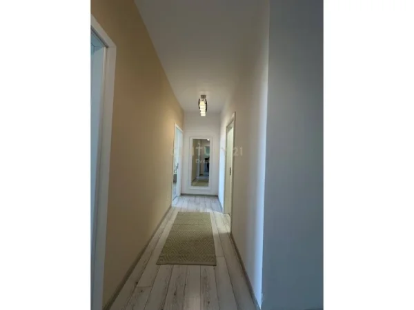 Tirane, jepet me qera apartament 2+1 Kati 4, 112 m² 1.400 € (Rruga e Elbasanit, Tiranë)