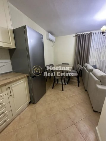 Tirane, jepet me qera apartament 2+1 Kati 4, 85 m² 700 € (Brryli)