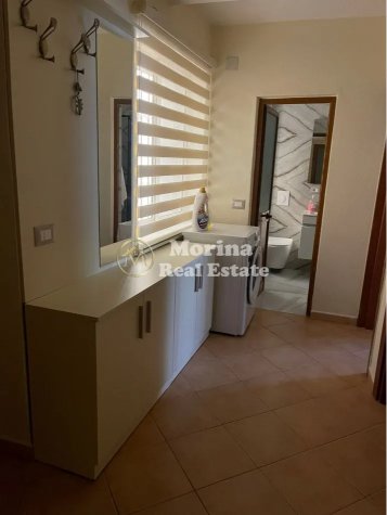 Tirane, jepet me qera apartament 2+1 Kati 4, 85 m² 700 € (Brryli)