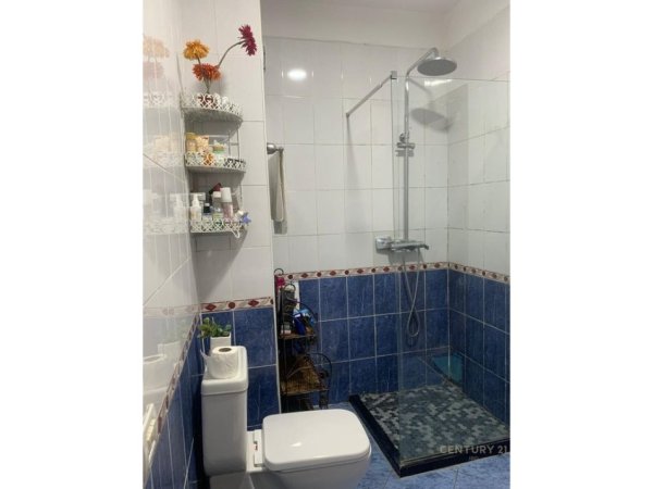 Tirane, jepet me qera apartament 2+1 Kati 1, 95 m² 600 € (Astir, Prane Artistit)