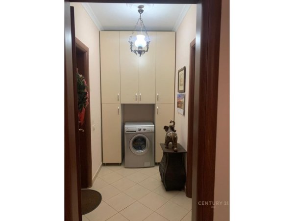 Tirane, jepet me qera apartament 2+1 Kati 1, 95 m² 600 € (Astir, Prane Artistit)