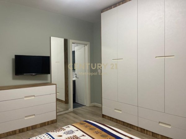 Tirane, jepet me qera apartament 2+1 Kati 9, 112 m² 750 € (PRANE UNIVERSITETIT MESDHETAR)
