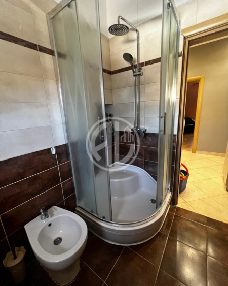 Durres, jepet me qera 1+1 Kati 5, 400 € 