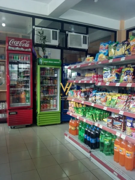 Tirane, jepet me qera dyqan Kati 0, 60 m² 750 € (RRUGA NAIM FRASHERI)