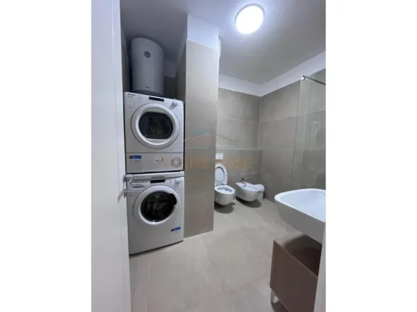jepet me qera apartament 2+1 Kati 3, 110 m² 1.500 € (Rruga Faik Konica)
