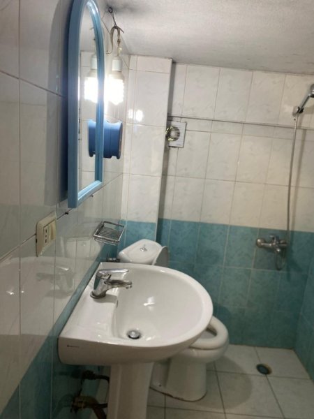 Tirane, jepet me qera garsonier Kati 0, 35 m² 300 € (JEPET ME QERA SUPER GARSONIERE E MOBILUAR NE DON BOSKO TEK VIZION PLUS.)