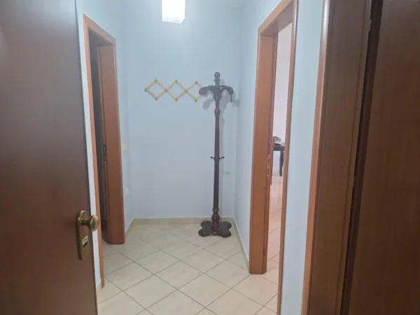 APARTAMENT  2+1  ME QIRA 600 €  SELVIA