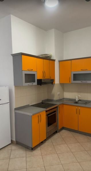 Tirane, jepet me qera apartament 1+1 Kati 2, 60 m² 400 € ( JEPET ME QERA SUPER APARTAMENT 1+1 NE ASTIR, PRANË BAR SANTANA)
