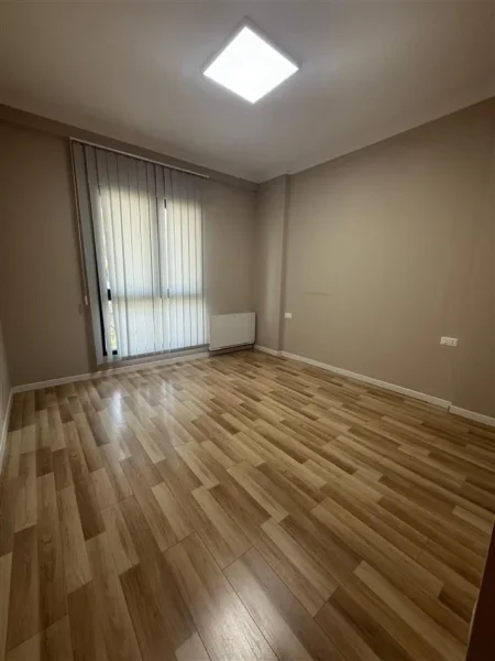 Tirane, shitet apartament 2+1+Ballkon Kati 4, 110 m² 286.000 € (Square 21)