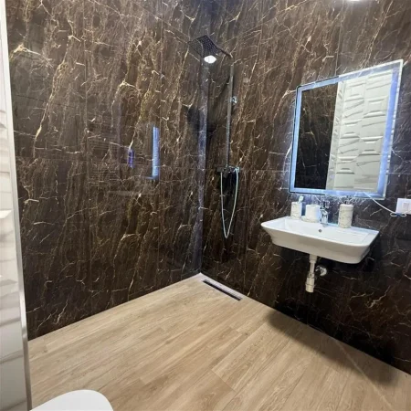 Tirane, shitet apartament 2+1+Ballkon Kati 4, 110 m² 286.000 € (Square 21)