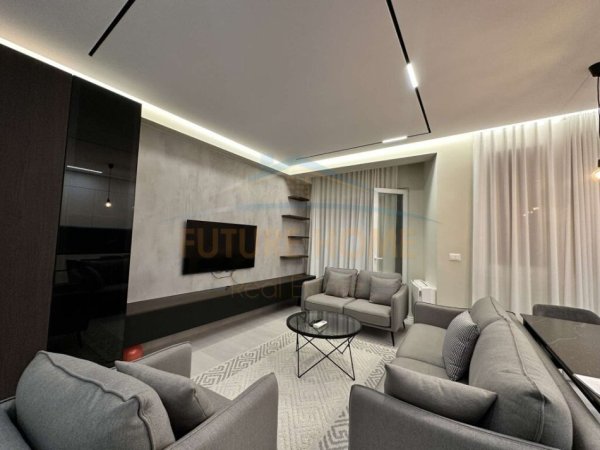 Tirane, jepet me qera apartament 2+1 Kati 7, 104 m² 900 € 