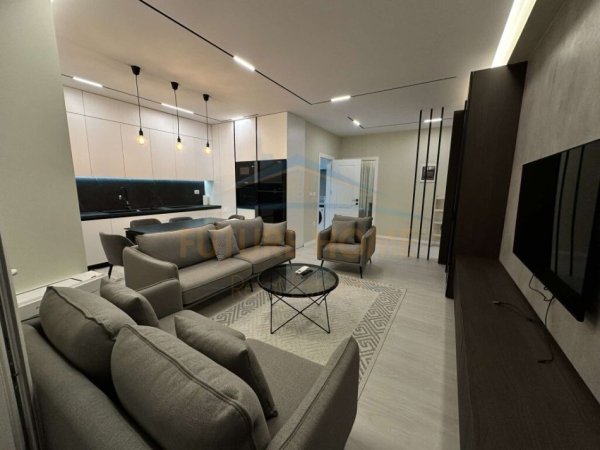 Tirane, jepet me qera apartament 2+1 Kati 7, 104 m² 900 € 