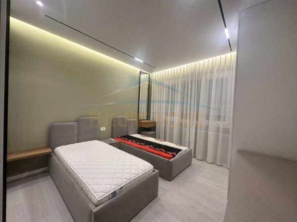 Tirane, jepet me qera apartament 2+1 Kati 7, 104 m² 900 € 