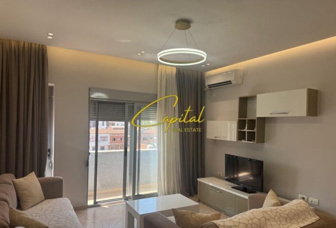 Tirane, jepet me qera apartament 2+1 Kati 5, 90 m² 600 € (SHKOLLA E BASHKUAR)