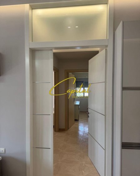 Tirane, jepet me qera apartament 2+1 Kati 5, 90 m² 600 € (SHKOLLA E BASHKUAR)