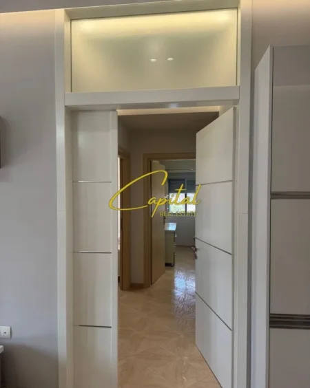 Tirane, jepet me qera apartament 2+1 Kati 5, 90 m² 550 € (SHKOLLA E BASHKUAR)