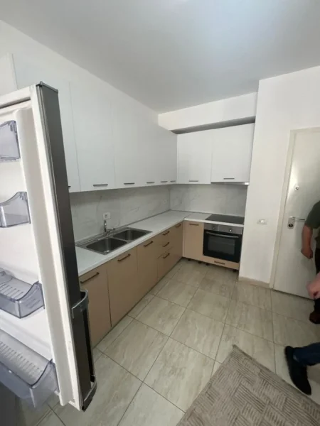 Tirane, jepet me qera apartament 2+1+Ballkon Kati 2, 88 m² 700 € (IFRAN TOMINI)