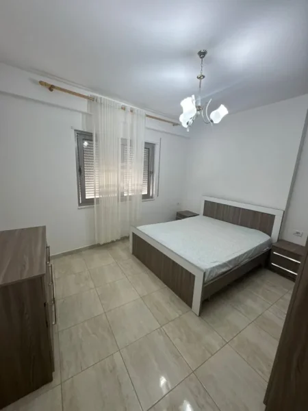 Tirane, jepet me qera apartament 2+1+Ballkon Kati 2, 88 m² 700 € (IFRAN TOMINI)