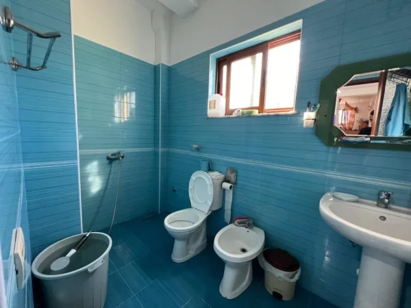 Shqiperi, shitet Vile 5+1+Ballkon , 500 m² 350.000 € (Ali Demi)