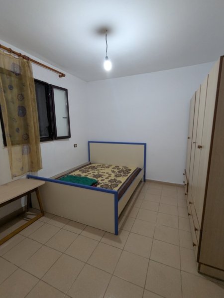 Tirane, jepet me qera shtepi 2+1 Kati 0, 80 m² 350 € (Rruga Kristo Dako)