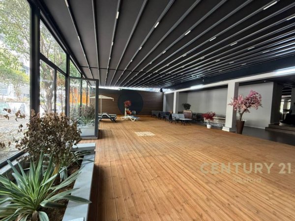 Tirane, jepet me qera ambjent biznesi Kati 0, 727 m² 15.000 € 