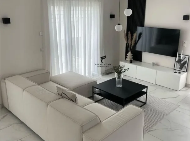 Tirane, jepet me qera apartament 1+1 Kati 11, 5 m² 700 € (KOMUNA E PARISIT)