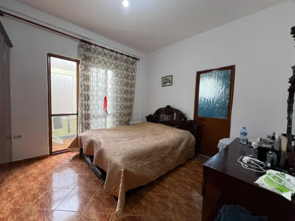 Tirane, shitet 2 Katshe Kati 2, 350.000 € 