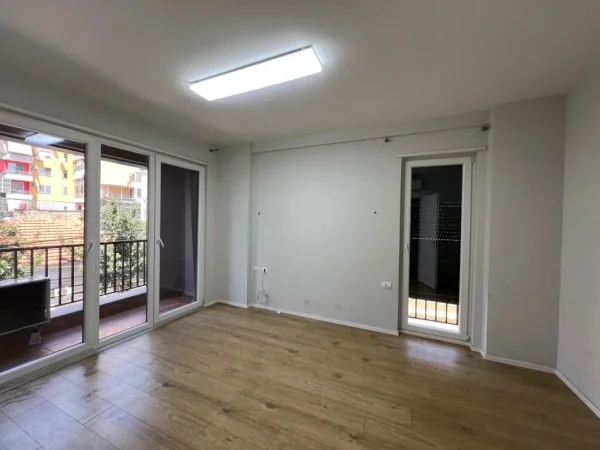 Qira, Apartament 1+1 68m2 (Rruga Tefta Tashko Koco)