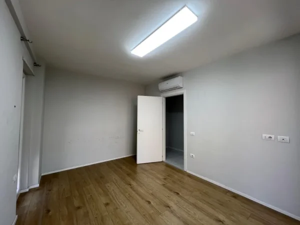 Qira, Apartament 1+1 68m2 (Rruga Tefta Tashko Koco)