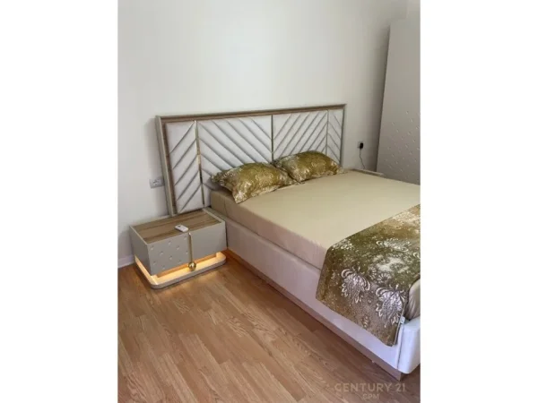 Tirane, jepet me qera apartament 2+1 Kati 5, 80 m² 1.200 € 