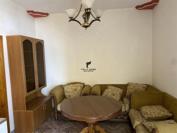Tirane, jepet me qera apartament 3+1 Kati 2, 110 m² 500 € (RRUGA E DIBRES)