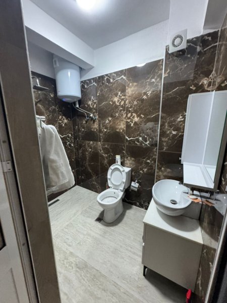 Tirane, jepet me qera apartament 1+1+Ballkon Kati 2, 60 m² 350 € (ALI DEMI)