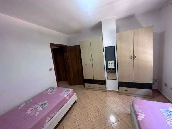 Tirane, jepet me qera apartament 2+1 Kati 3, 91 m² 800 € (KOMUNA E PARISIT)