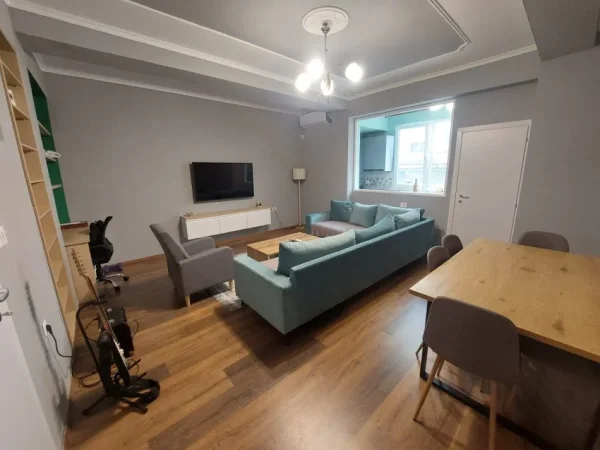 Shqiperi, jepet me qera apartament 3+1 Kati 1, 160 m² 1.200 € (Rruga e Elbasanit)