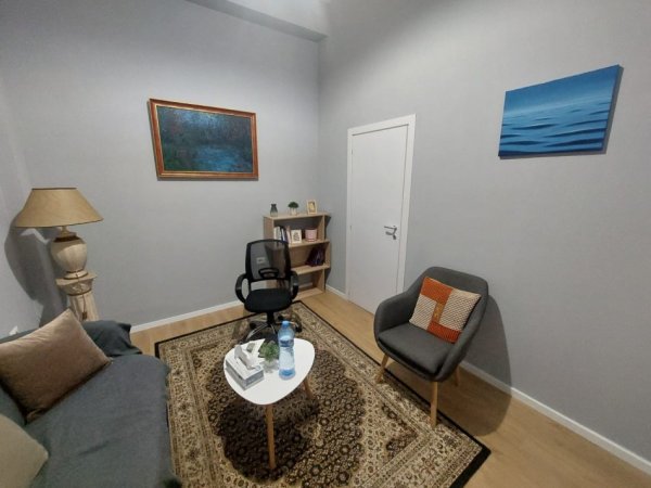 Shqiperi, jepet me qera apartament 3+1 Kati 1, 160 m² 1.200 € (Rruga e Elbasanit)