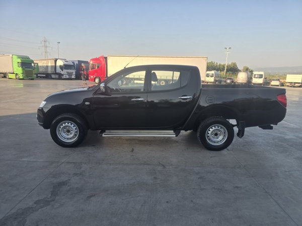 Fier, shitet SUV | Xhip Mitsubishi L 200 DID 4x4 Klima Nafte, e zeze 200.000 km 13.500 €