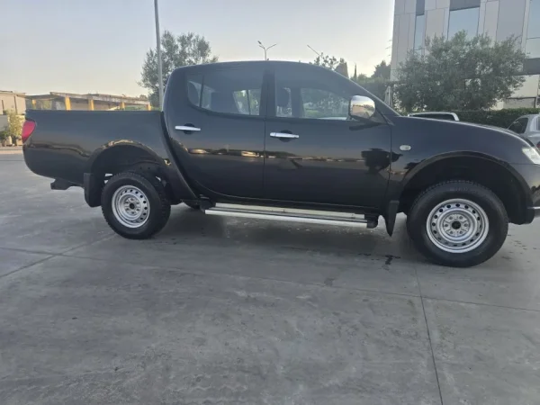 Mitsubishi L 200 DID 4x4 Klima Nafte, e zeze 200.000 km 12.400 €