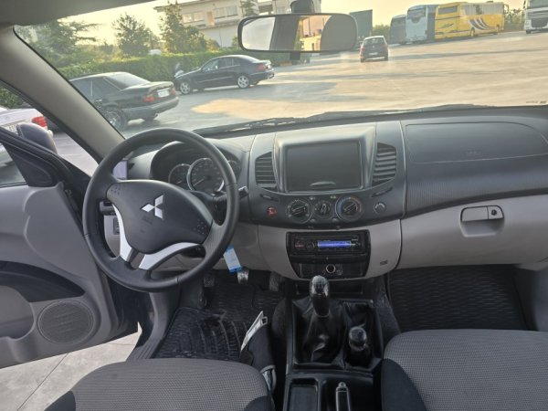 Fier, shitet SUV | Xhip Mitsubishi L 200 DID 4x4 Klima Nafte, e zeze 200.000 km 13.500 €