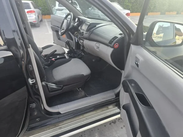 Mitsubishi L 200 DID 4x4 Klima Nafte, e zeze 200.000 km 12.400 €