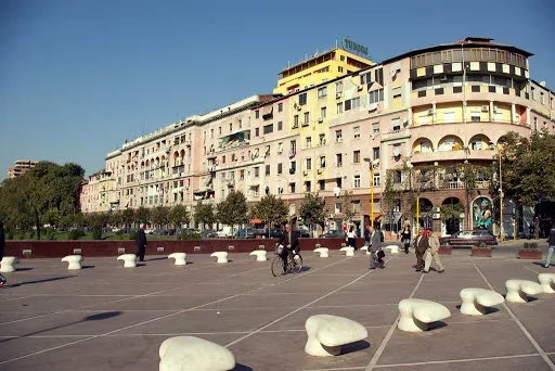 Tirane, jap me qera ambjent biznesi Kati 1, 88 m² 1.800 € 