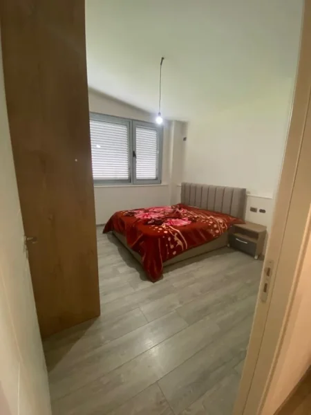 Tirane, jepet me qera apartament 1+1 Kati 8, 72 m² 500 € (ish Fusha e Aviacionit)