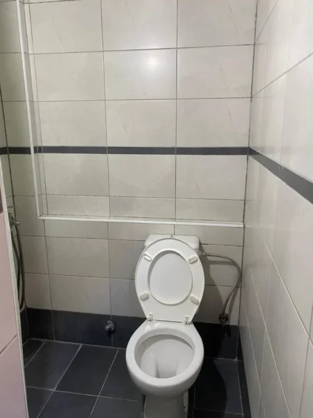 Tirane, jepet me qera shtepi 1+1 Kati 1, 40 m² 300 € (Rruga Fadil Bodinaku)